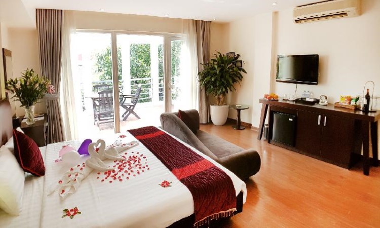 Phòng Suite khách sạn Hanoian Central & Spa