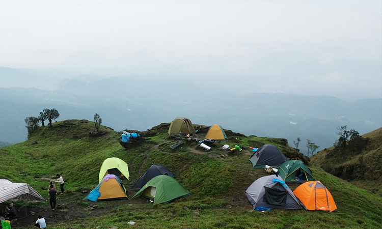 Cắm trại ngủ qua đêm Núi Cha - đỉnh Phia Pò Lạng Sơn